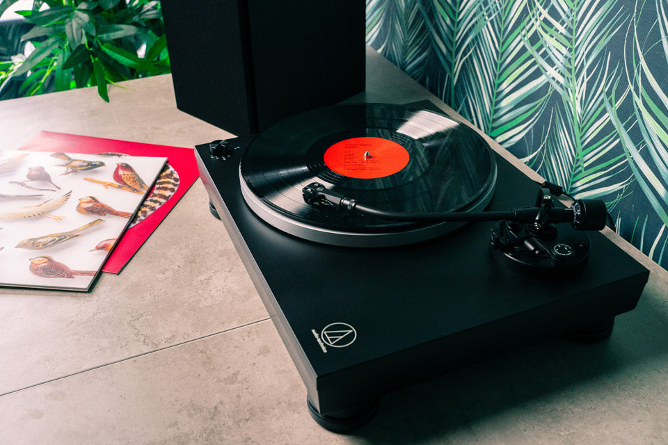 Audio Technica AT-LP5X Tocadiscos (Negro)