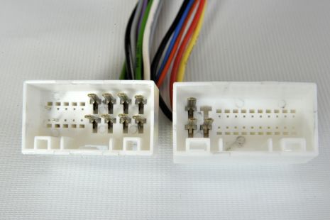 302830583 Conector ISO para Hyundai y Kia