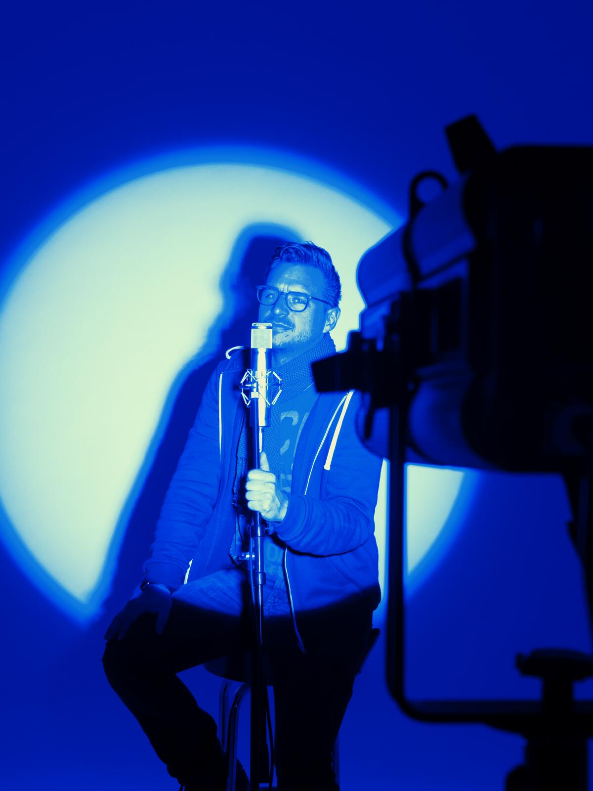 EUROLITE LED PFE-100 RGBW foco Profile Spot