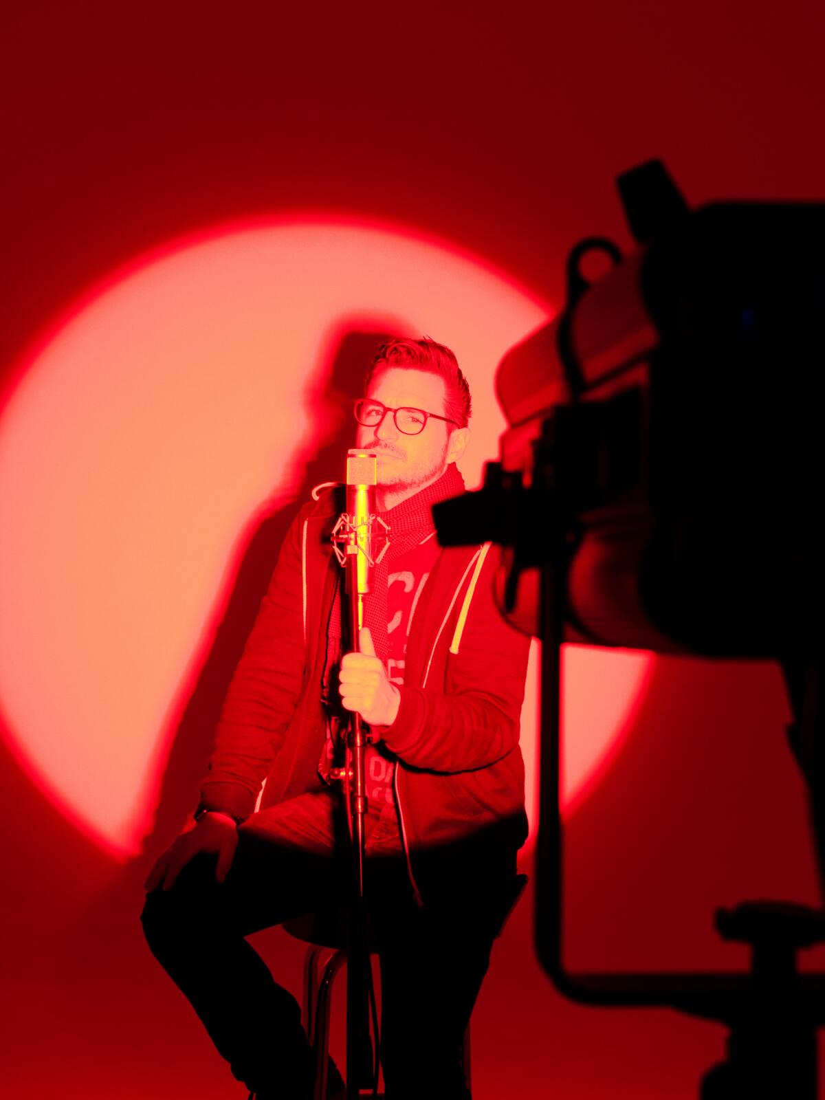 EUROLITE LED PFE-100 RGBW foco Profile Spot