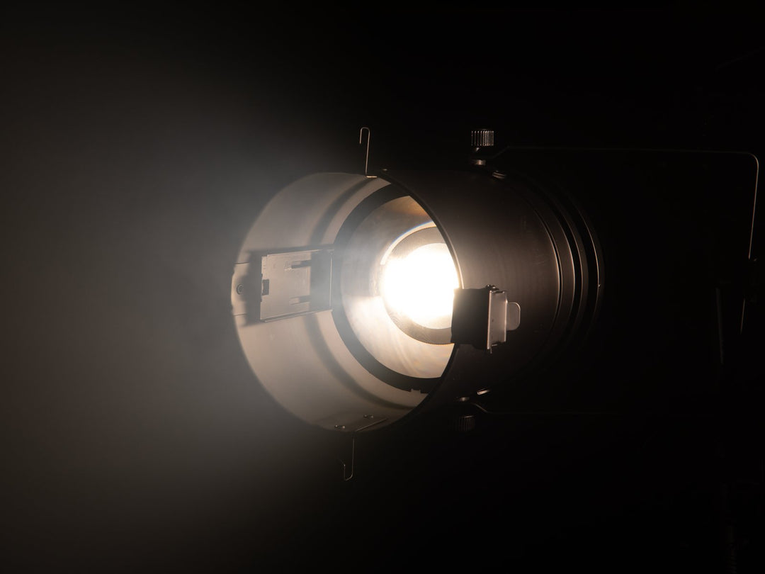 Eurolite LED PAR-64 Lámpara COB 3000K Zoom (100W)