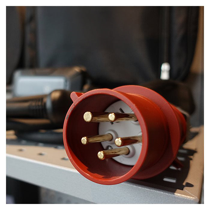 Cargador portátil Avant para vehículo eléctrico de 11kW/16A, con conector CEE de 7M