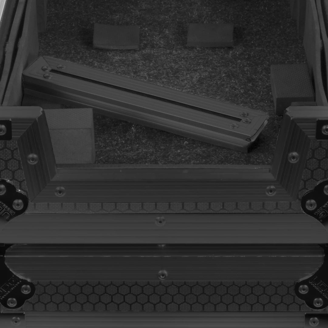UDG Ultimate Flight Case Denon DJ SC LIVE 4 Black Plus (Ruedas)