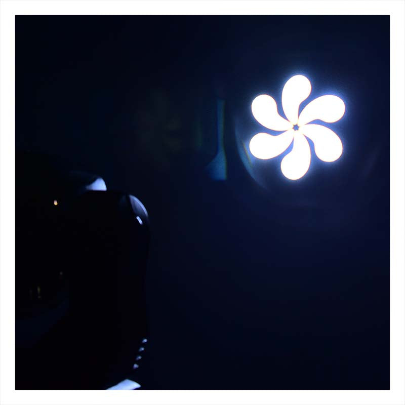 LIGHT4ME MINI SPOT 60 PRISM lille moving head LED scenebelysning