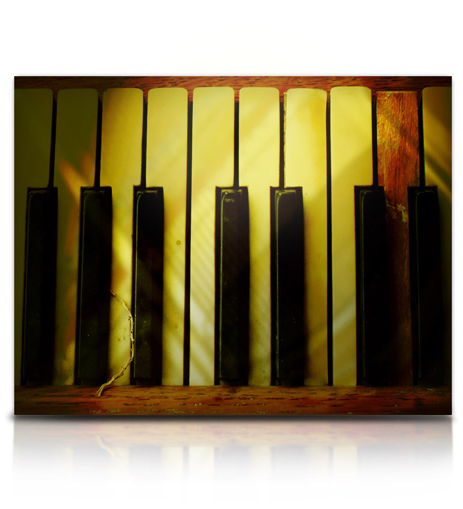 Piano de abuela viejo y destartalado