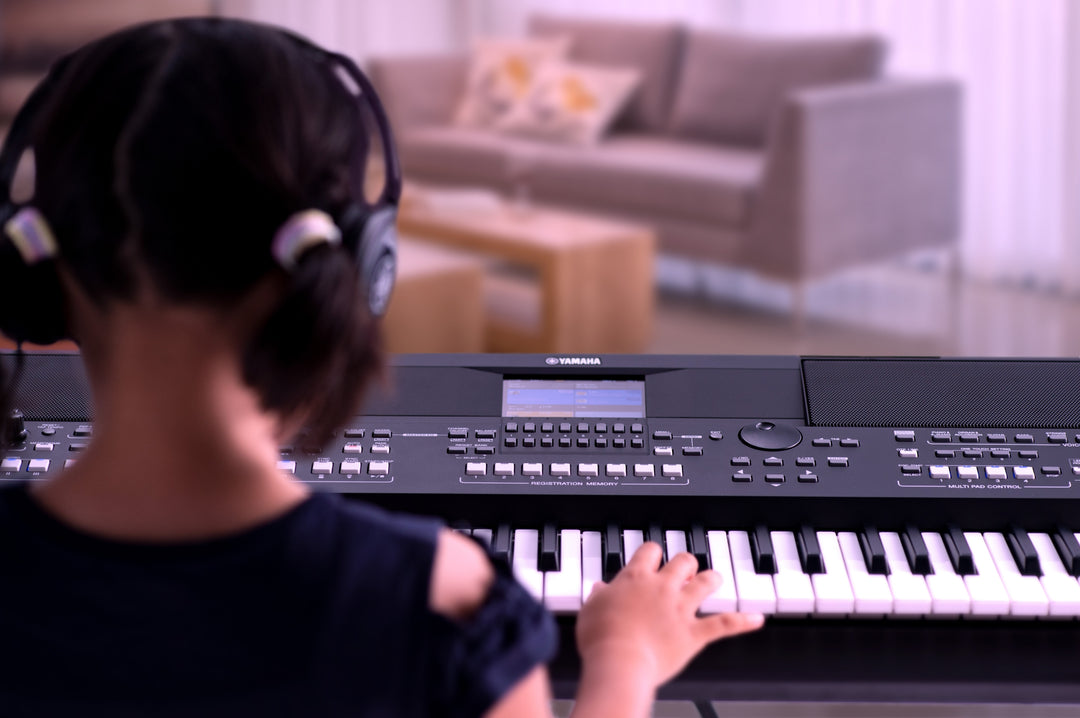 Yamaha PSR-SX600 Teclados (Negro)