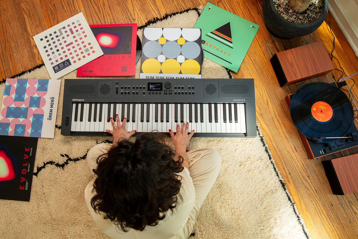 Roland GO:KEYS 5 Starter Pack (Graphite)