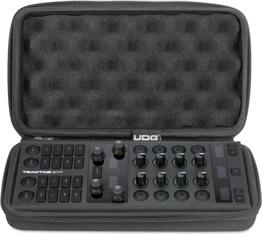 UDG Creator NI Traktor Z1 MK2/ X1 MK3/ Reloop Mixtour Pro Hardcase Negro