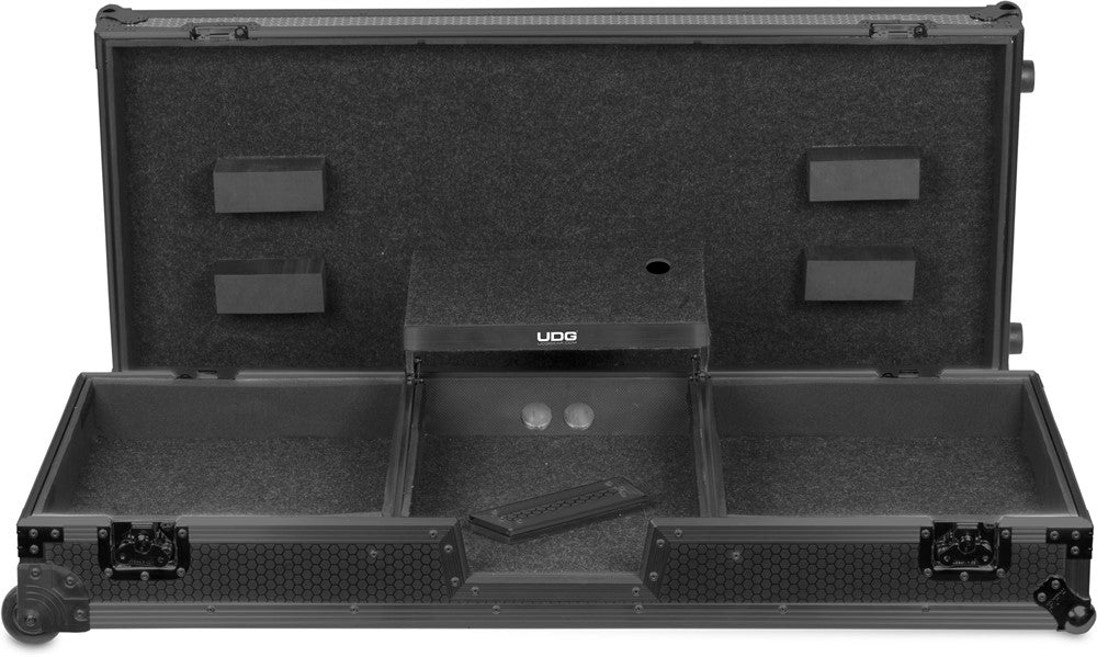 UDG Ultimate Flightcase Set Multi Format Giradiscos/Mezclador Blk Plus