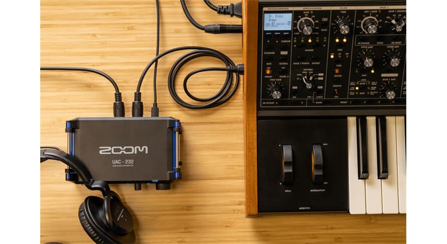 Zoom UAC-232 Sound card