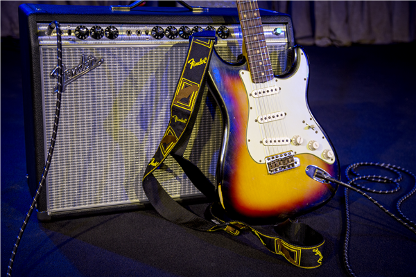 Fender 2" Guitarras