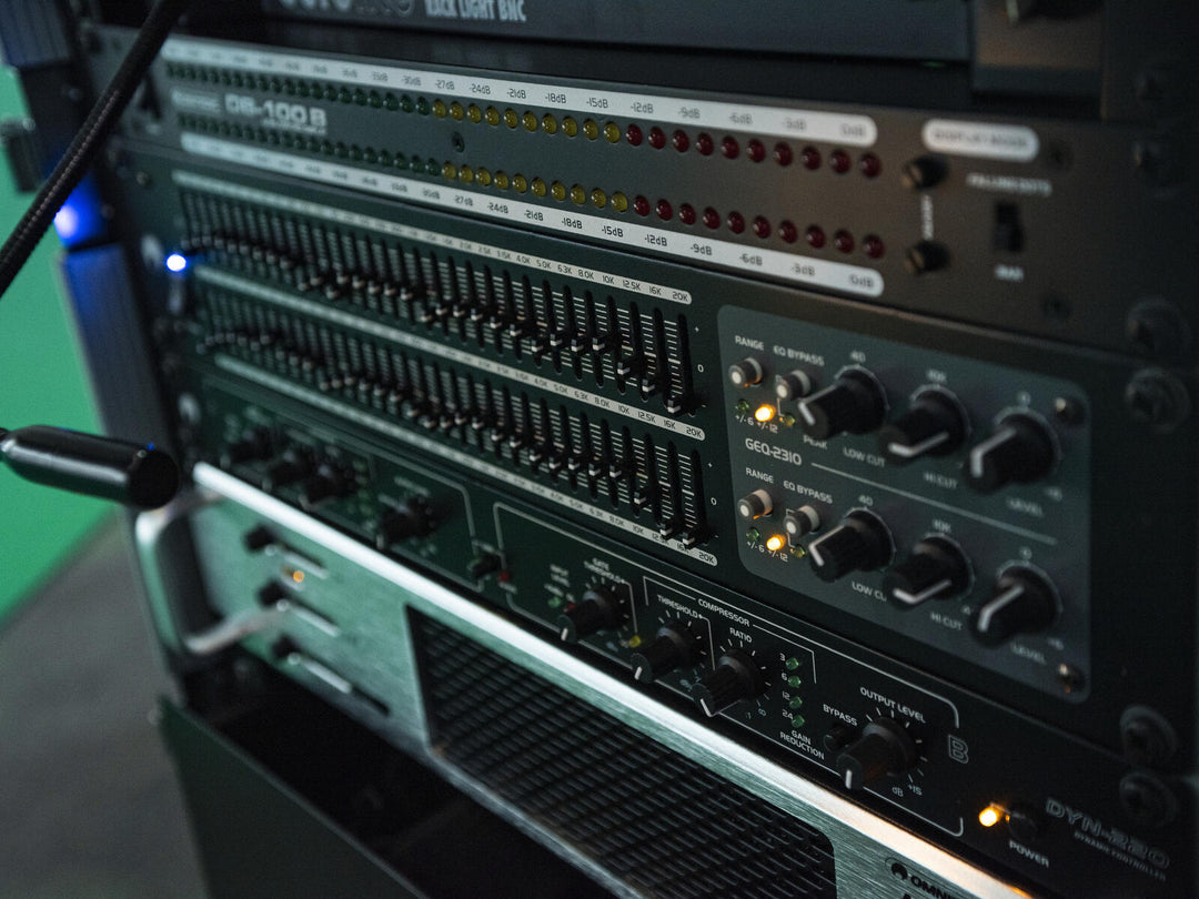 OMNITRONIC GEQ-2310 Ecualizador de 2x31 bandas
