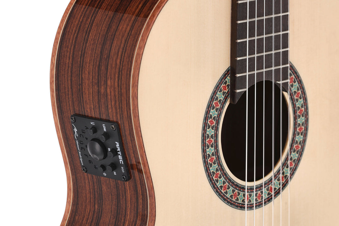 Manuel Rodriguez Serie ACADEMIA Santos Pavo Real - E-Acoustic Abeto/Santos (EX-SS-EA brillo)