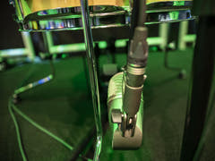 OMNITRONIC MIC 77M Micrófono de batería para rack