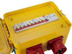 EUROLITE SBPO-3240B Distribuidor de corriente