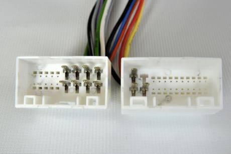 302830583 Conector ISO para Hyundai y Kia