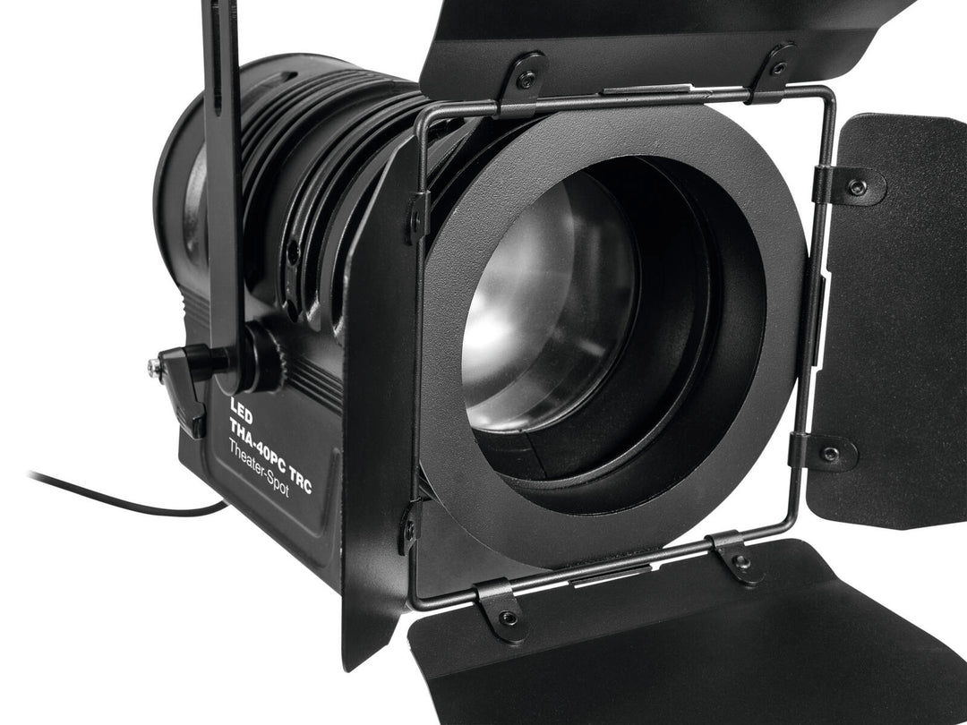 Foco teatral EUROLITE LED THA-40PC TRC negro