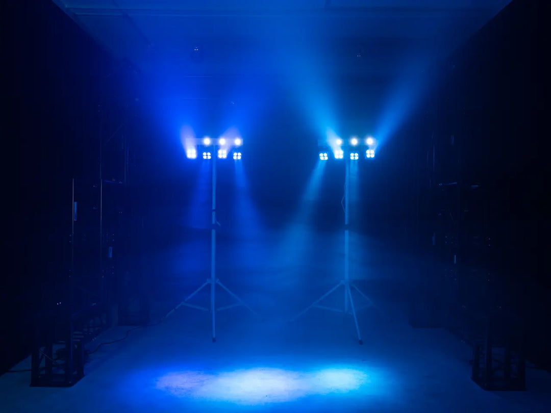 EUROLITE Set LED KLS-180 blanco + soportes de altavoz BS-2 EU en blanco