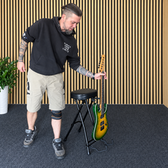 Hardman SB207 reposapiés para guitarra con reposapiés y soporte para guitarra.