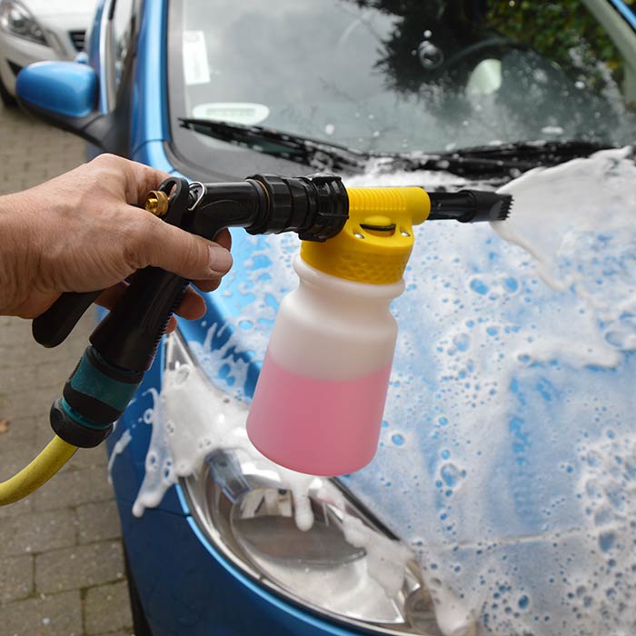 Lanza de espuma para manguera de agua
