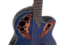 Ovation guitarra electroacústica Celebrity Elite Plus Mid Cutaway - Blue Transparent Quilt (CE44P-8TQ-G)