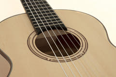 GEWA guitarras clásicas Pro Natura Silver Solid Spruce / Maple - tamaño 1/4