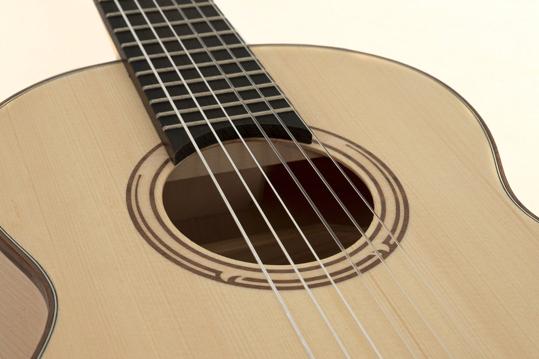 GEWA guitarras clásicas Pro Natura Silver Solid Spruce / Maple - tamaño 1/4