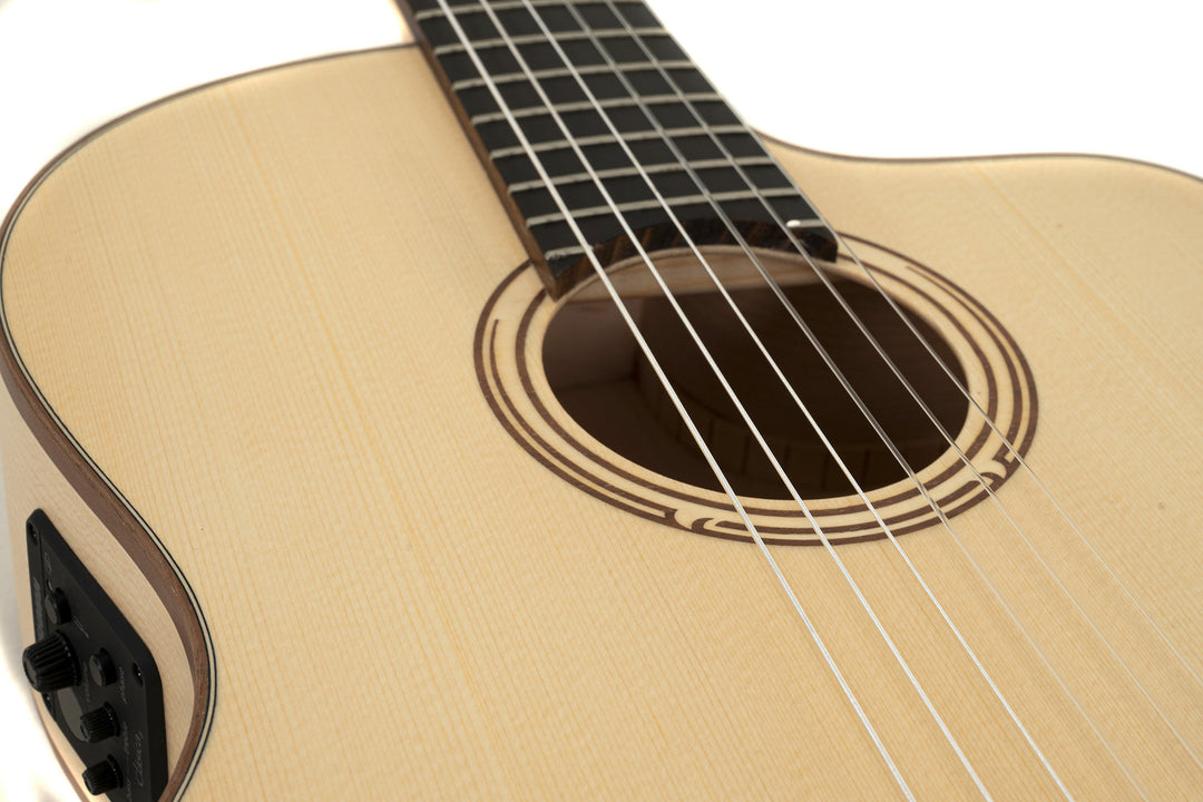 GEWA Guitarra clásica electroacústica Pro Natura Silver Samba - Electroacústica (Cutaway)