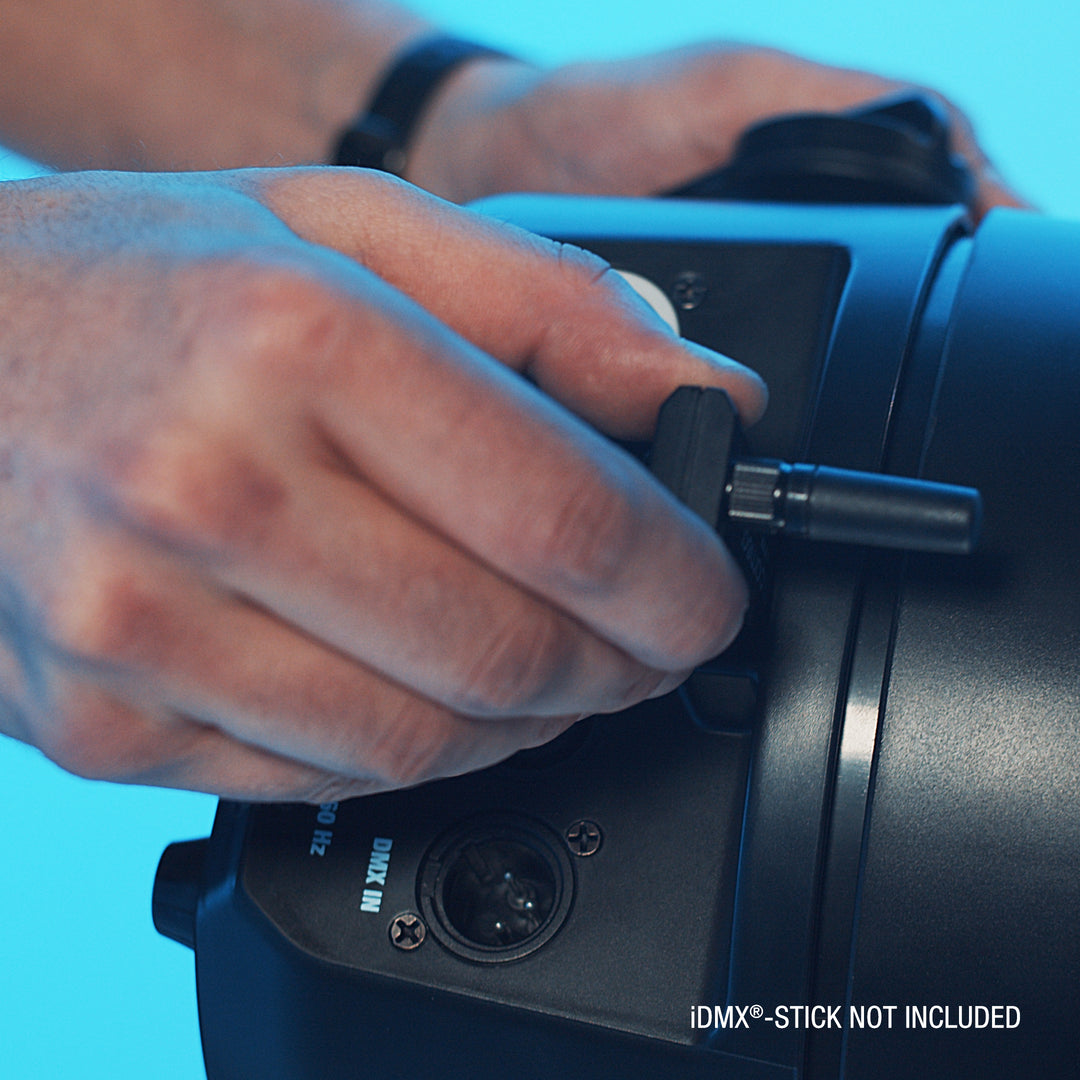 Cameo ROOT® PAR BATTERY - Proyector PAR LED RGBW a batería 5 × 4 W
