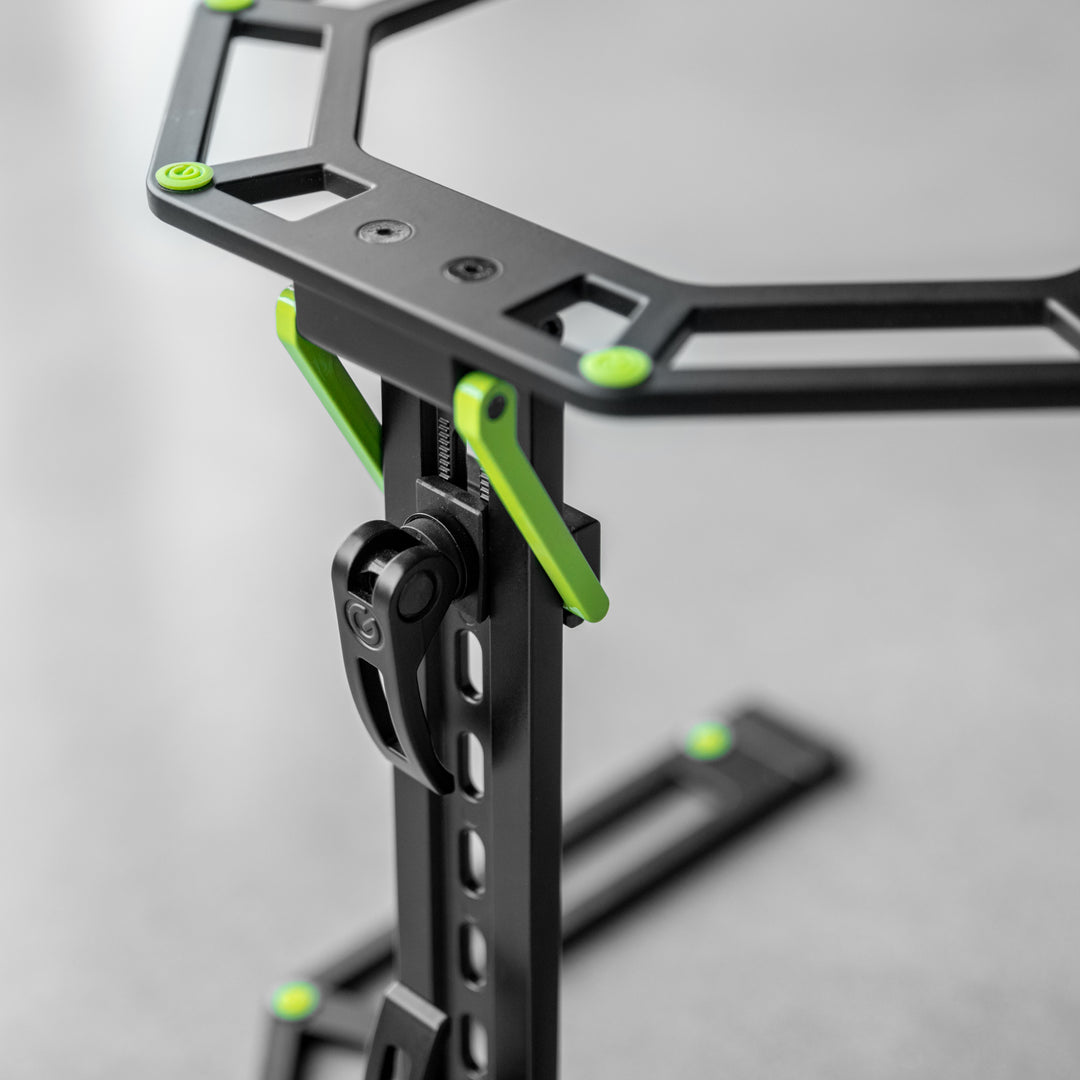 Gravity LTS 01 B SÆT 1 - Soporte ajustable para ordenadores portátiles y controladores, incluida bolsa protectora de neopreno