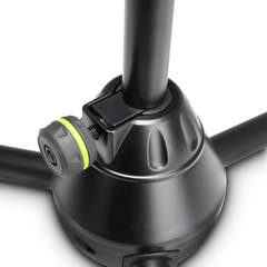 Gravity MS 3122 HDB - Soporte de micrófono corto y resistente para uso intensivo con trípode plegable