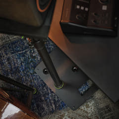 Gravity SP 3202 CS B - Soporte para altavoz de monitor de estudio con base cuadrada de acero