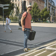 Gravity SP 5112 B - Soporte de viaje para altavoz