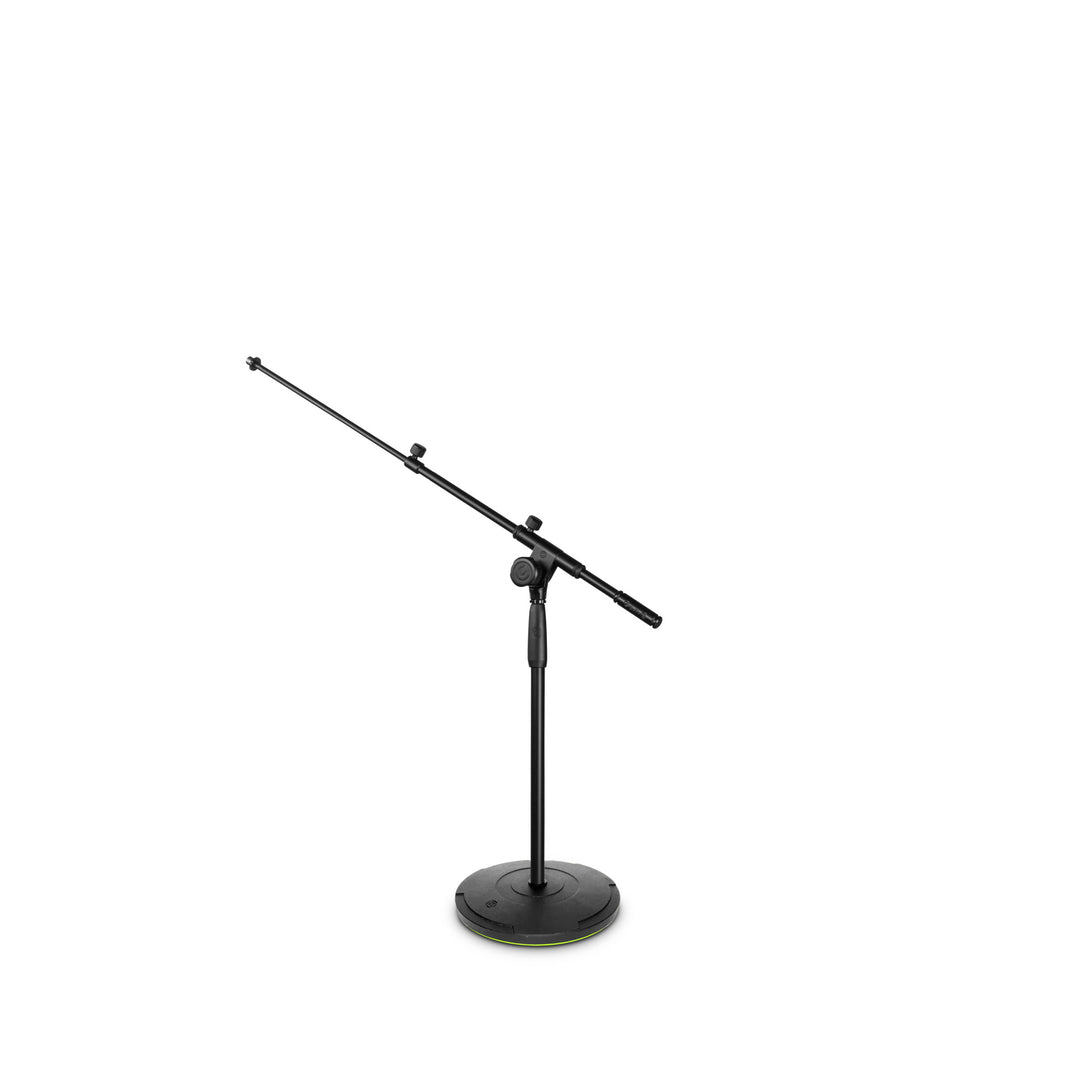Gravity TMS 2222 - Soporte de micrófono corto de la serie Touring con base redonda y brazo telescópico con ajuste de 2 puntos