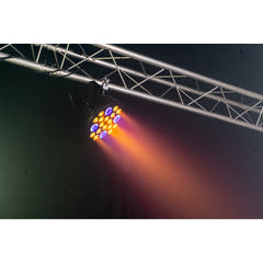 Ibiza XL RGBW+UV foco PAR (16x6 + 4x30W)