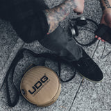 UDG Ultimate DIGI Bolsa para auriculares dorada