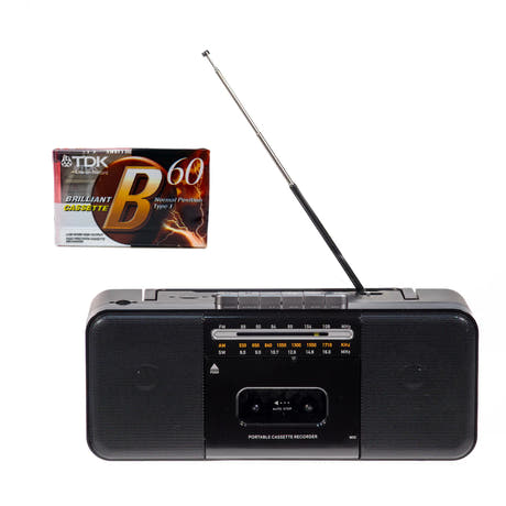 Studio 57 - Reproductor de casetes con FM y Bluetooth, Negro + Cinta de casete