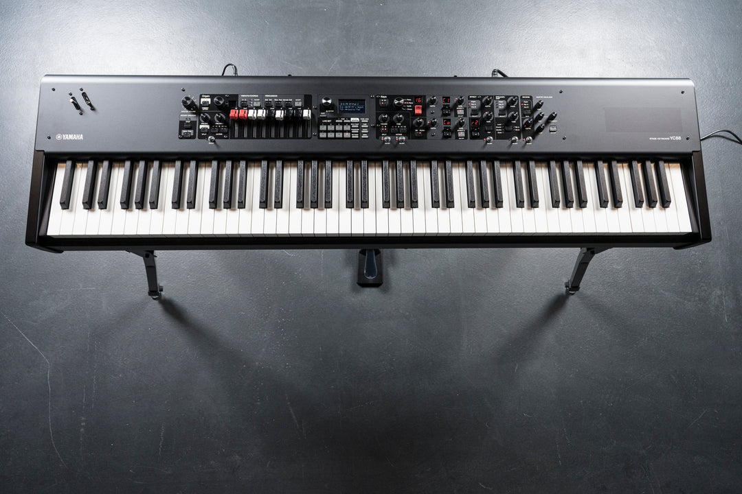 Yamaha YC88 Digital Stage Keyboard (Natural Wood)
