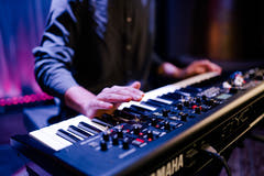 Yamaha YC61 Digital Stage Keyboard (Waterfall)