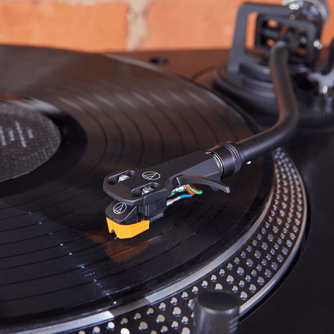 Audio-Technica AT-VM95EN/H Headshell con Aguja