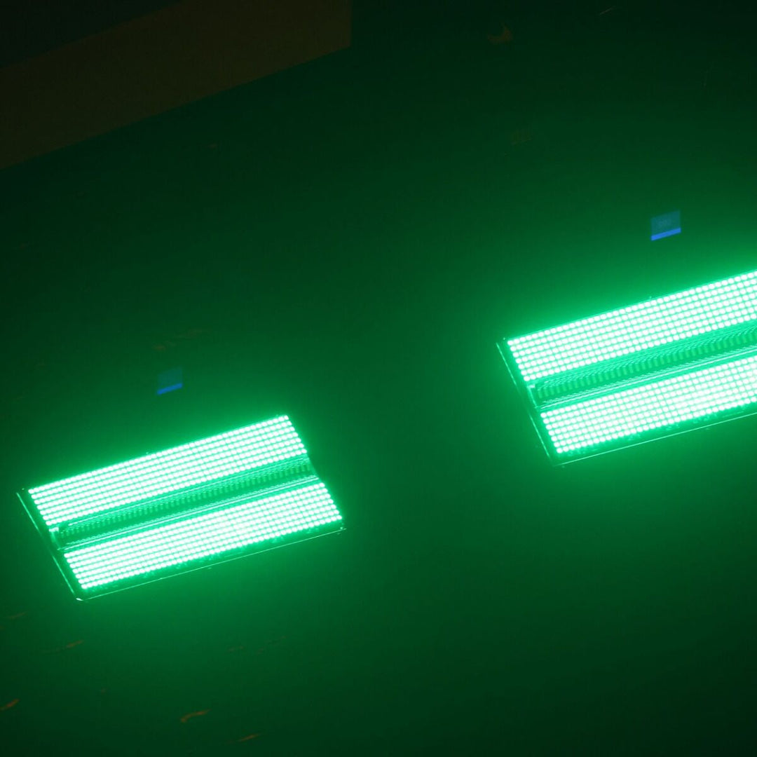 Light4Me Cabeza estroboscópica Aurora – RGB+WW