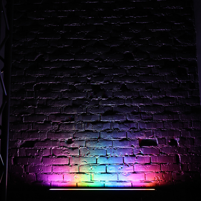 Light4Me Strobe Multi Bar LED – RGB+CW strobe y blinder