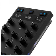 Native Instruments Traktor Z1 MK2 Controlador mezclador DJ e interfaz de audio