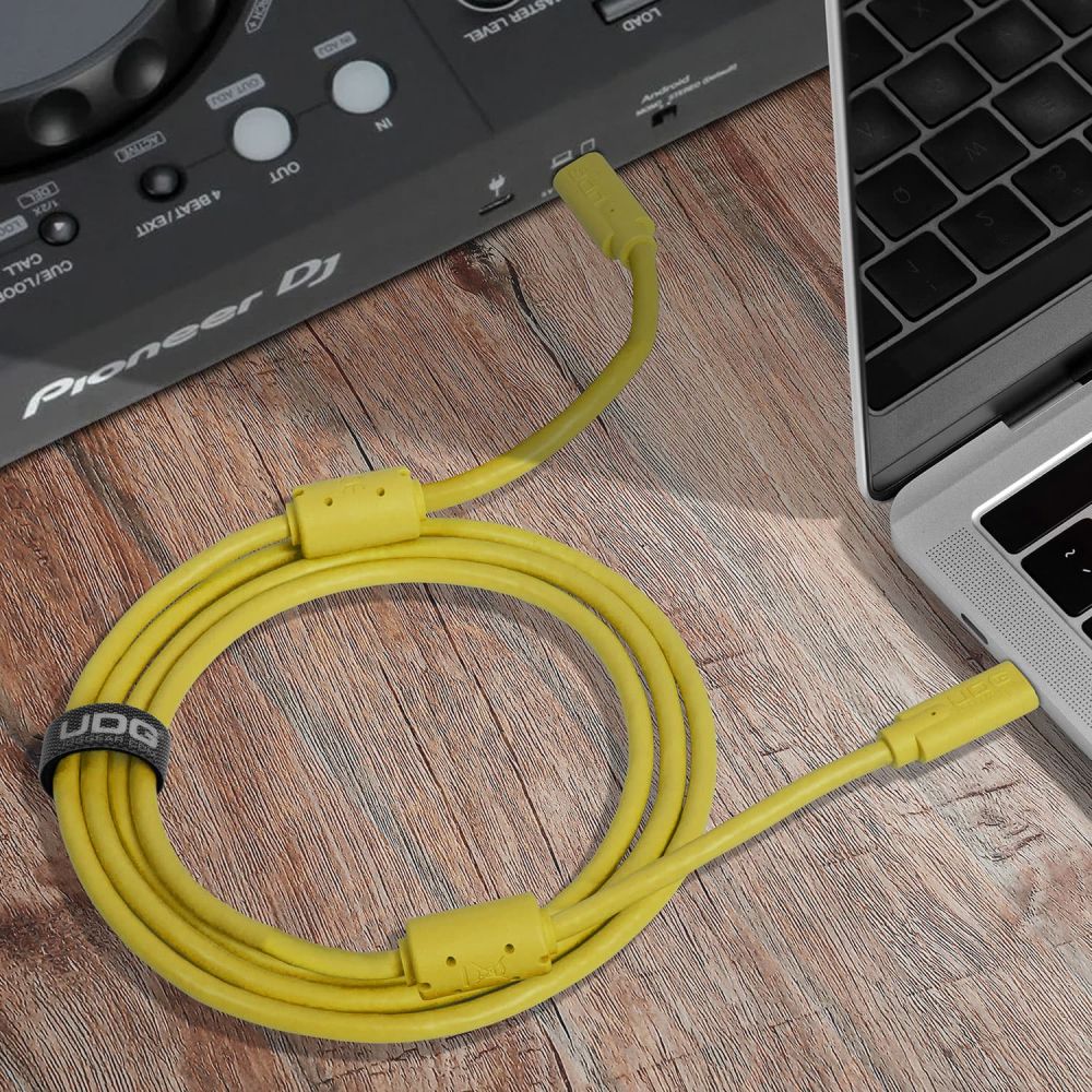 UDG Ultimate Cable USB 3.2 C-C amarilla recta 1,5m